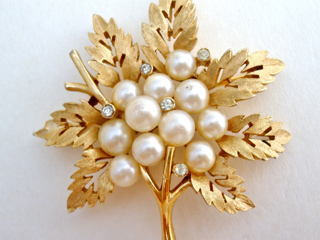 Crown Trifari Leaf Pearl Brooch Pin Vintage – The Jewelry Lady's Store