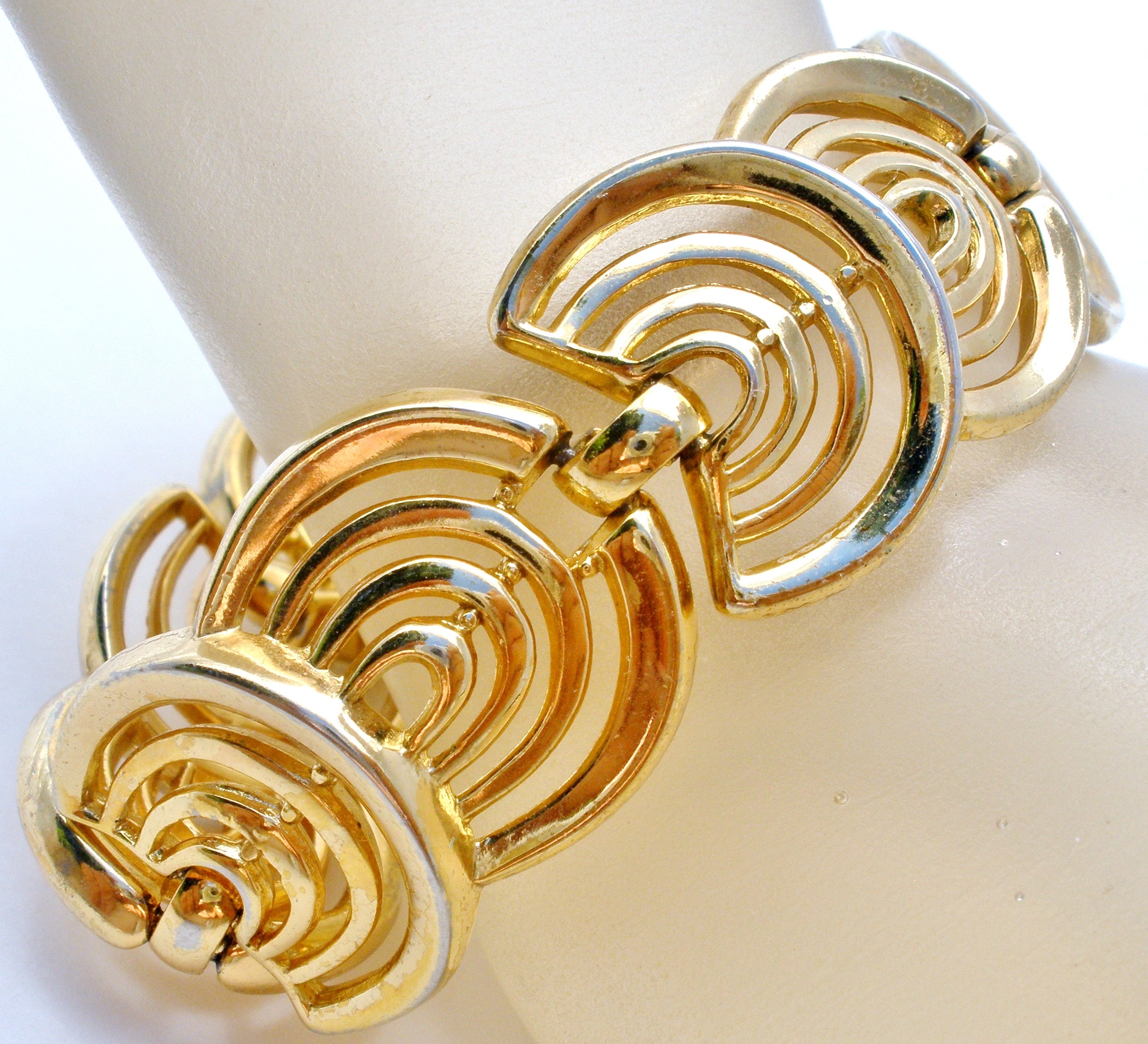 Crown Trifari Gold Tone Bracelet Vintage – The Jewelry Lady's Store