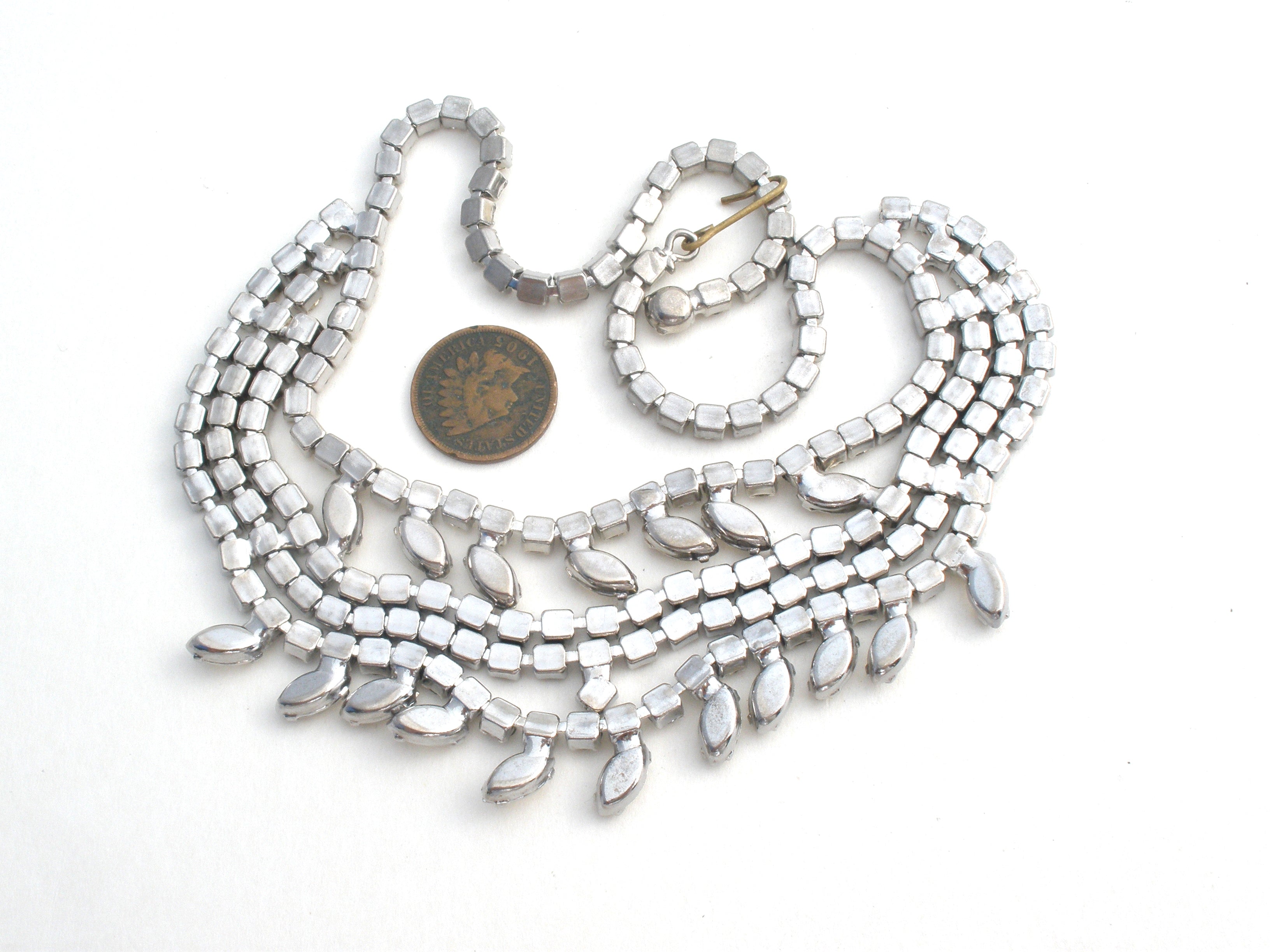 YERTTER Multi Layered Chain Crystal Rhinestone Choker Fully Diamond  Statement Necklace Wedding Jewelry for Women and Girls (Gold) : Amazon.in:  Jewellery